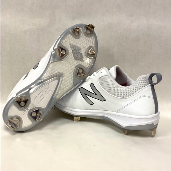Mens Tupelo V2 Metal Baseball Cleats 